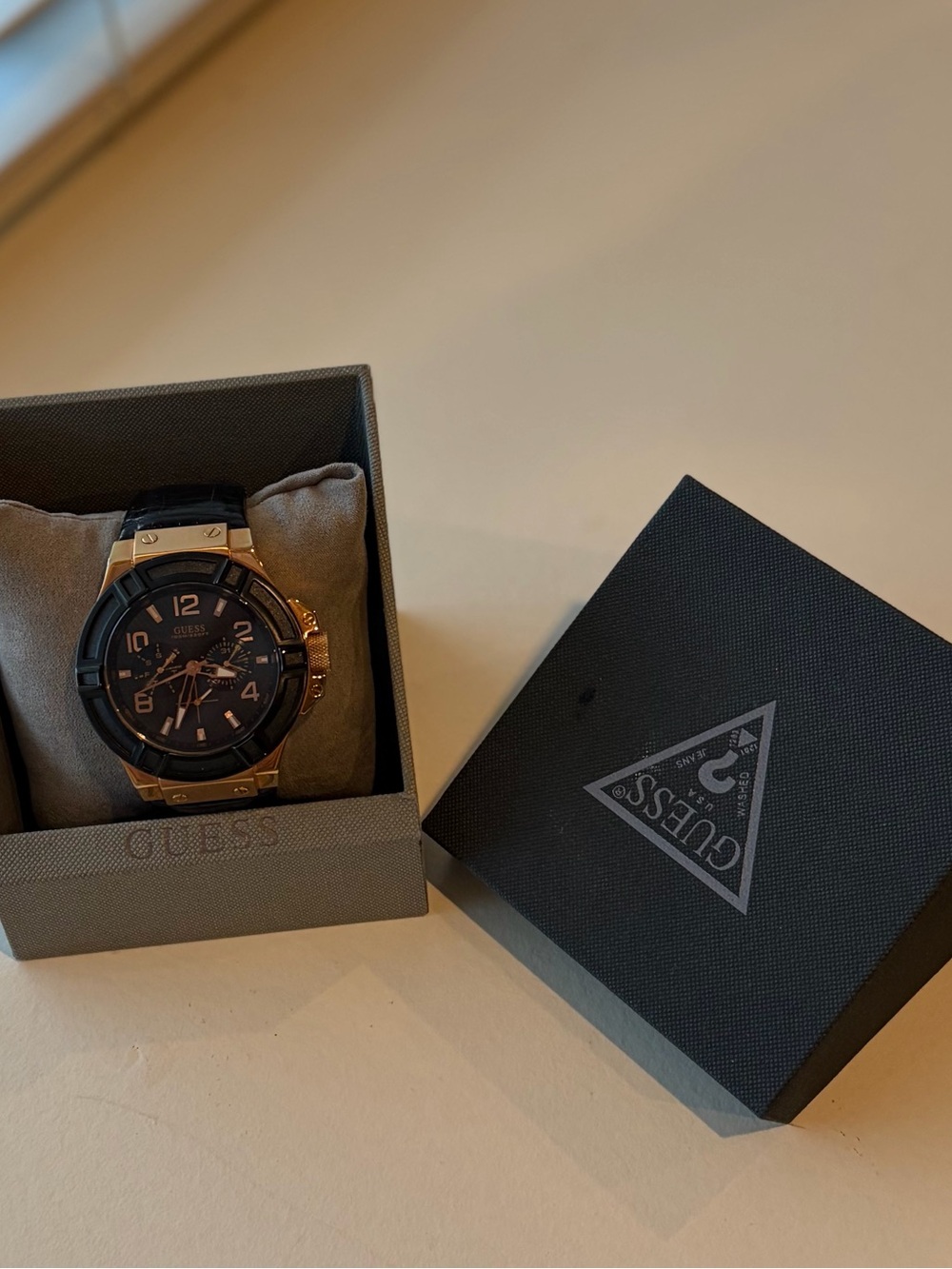 GUESS Men’s Black Dial Rose Gold-Tone Case Watch